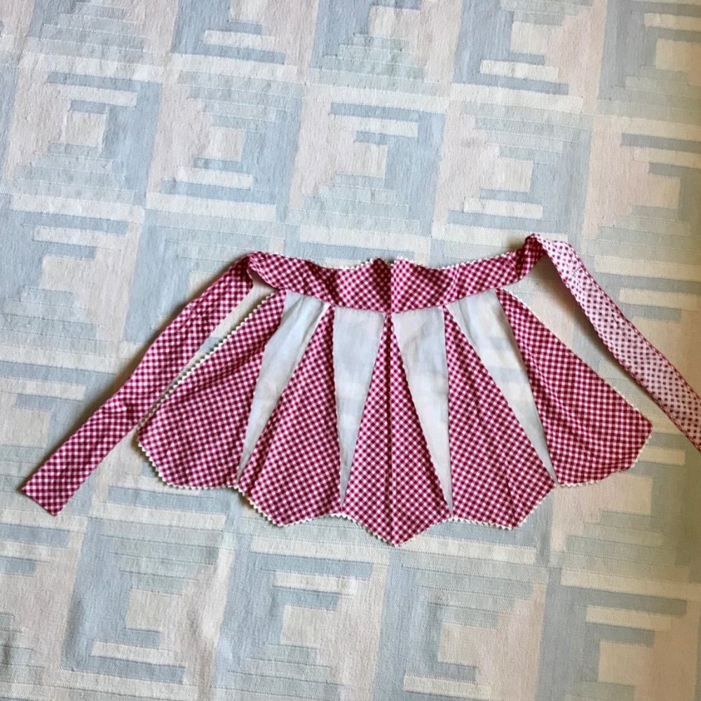 Red, White & Fabulous Vintage Apron!